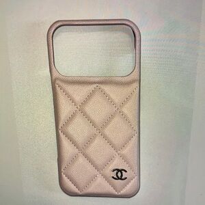 Elegant Quilted Phone Case - Cream
